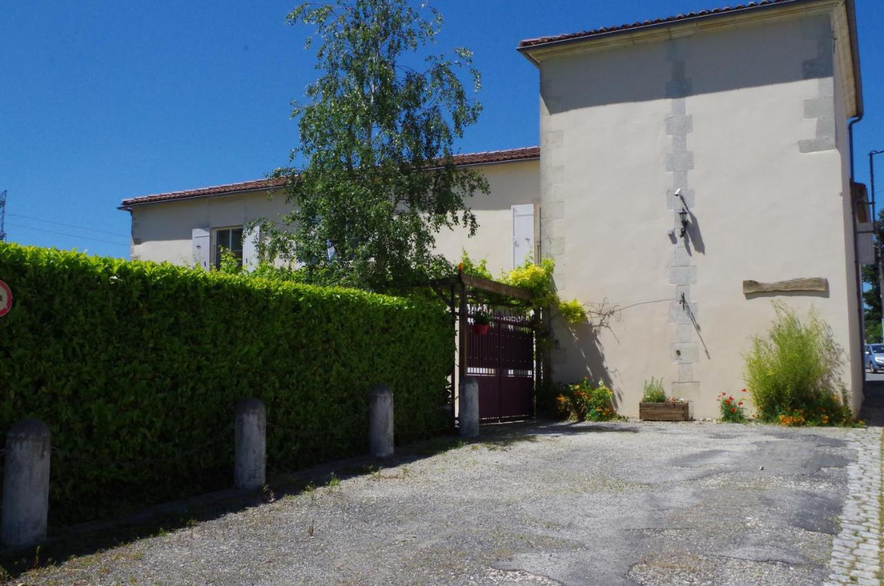 Maison D'Hotes Le Cadran Solaire Courcelles  외부 사진