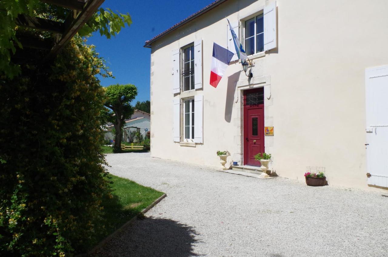 Maison D'Hotes Le Cadran Solaire Courcelles  외부 사진