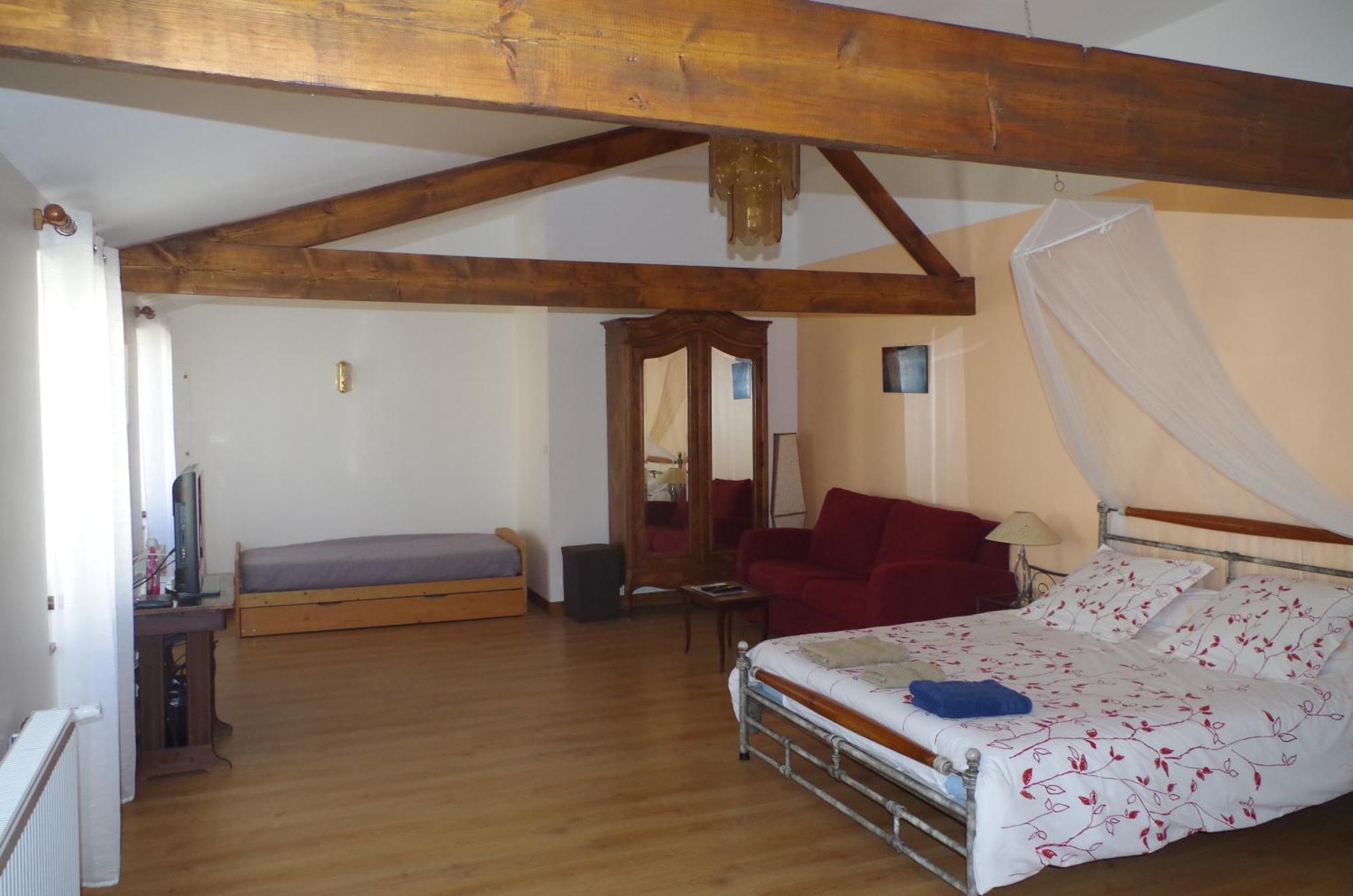 Maison D'Hotes Le Cadran Solaire Courcelles  객실 사진