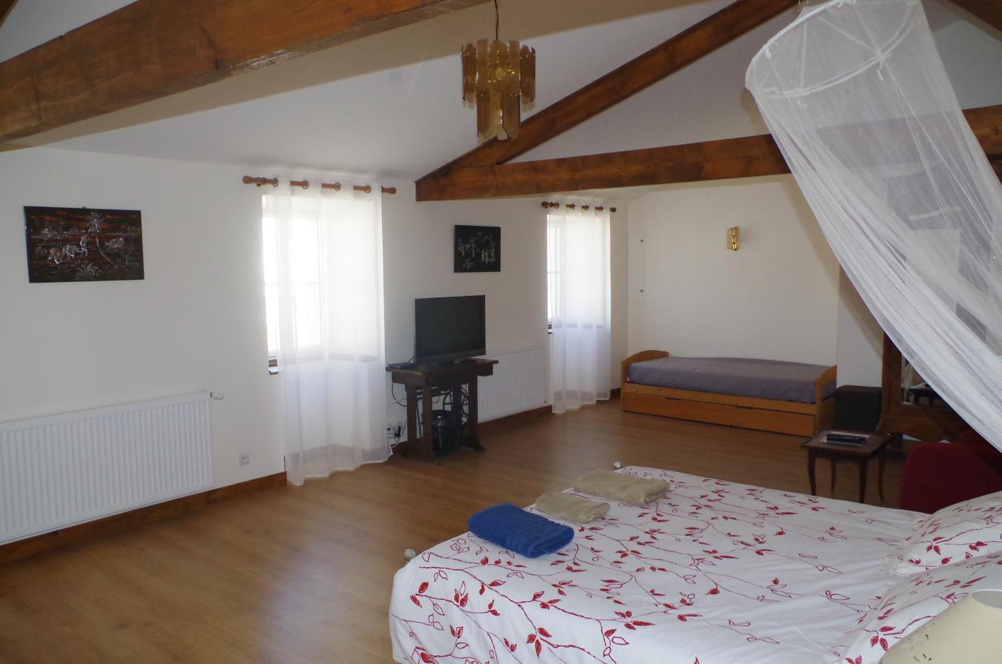 Maison D'Hotes Le Cadran Solaire Courcelles  객실 사진