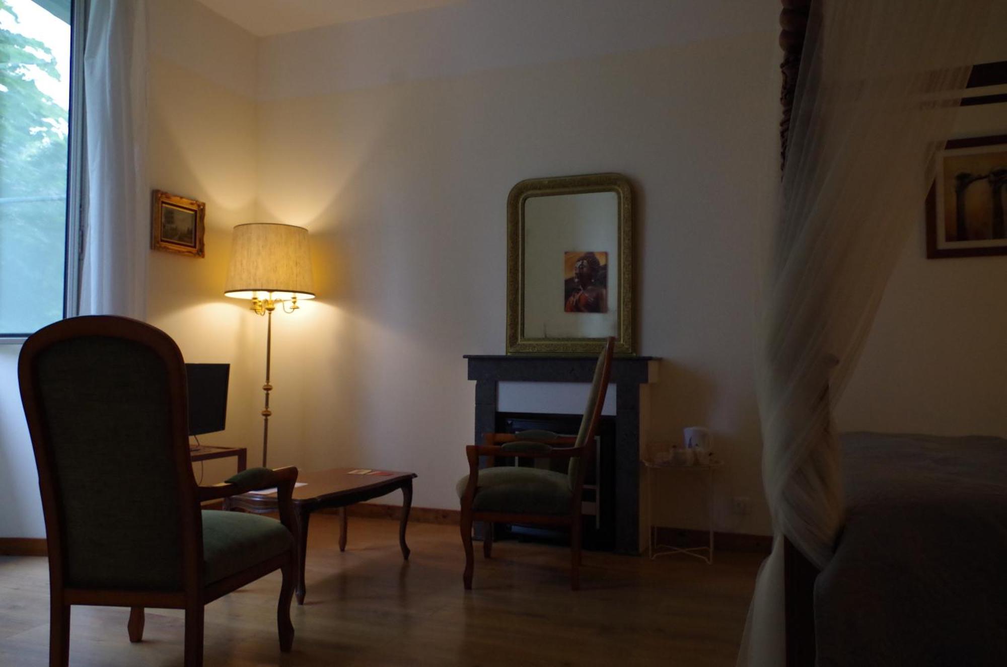 Maison D'Hotes Le Cadran Solaire Courcelles  외부 사진