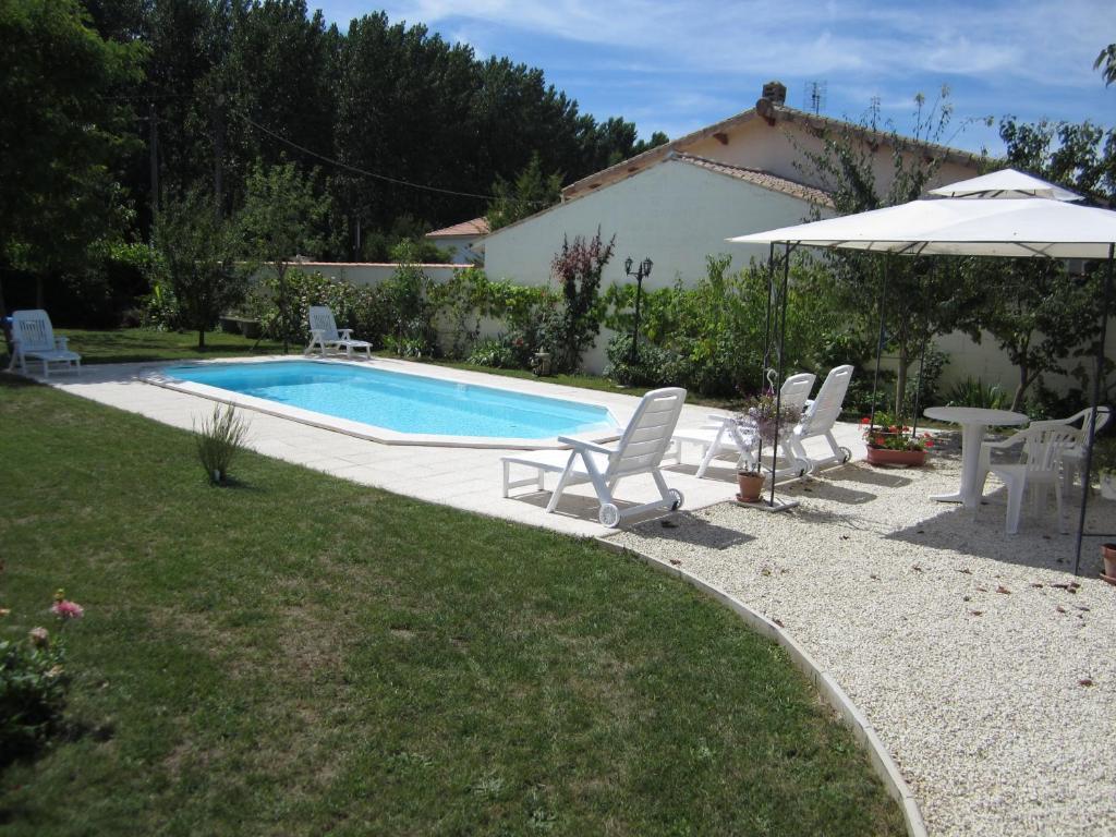 Maison D'Hotes Le Cadran Solaire Courcelles  외부 사진