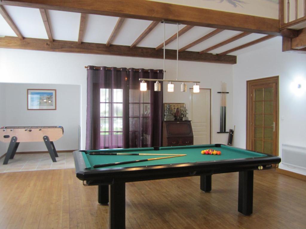 Maison D'Hotes Le Cadran Solaire Courcelles  외부 사진